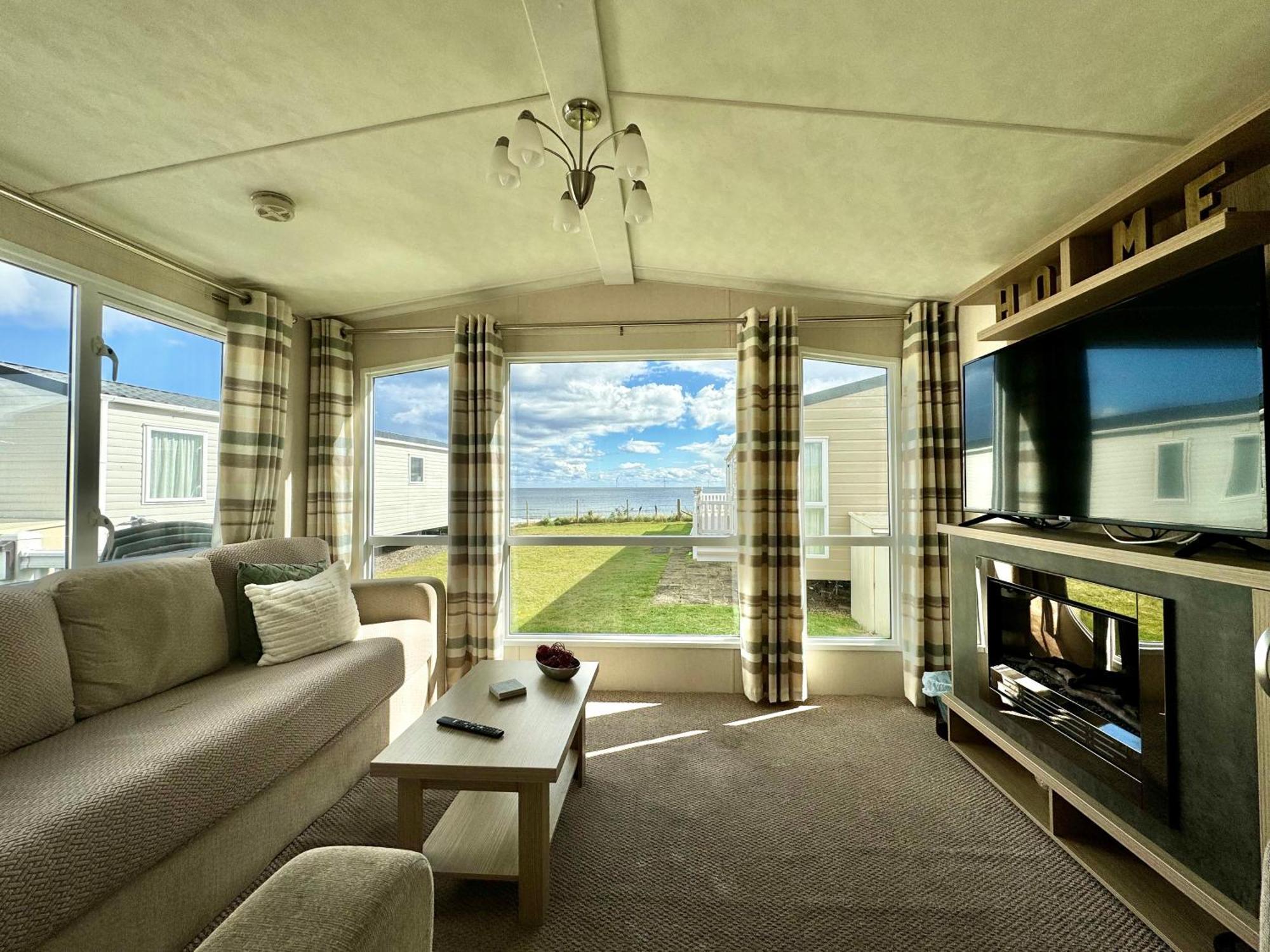 ניוקאסל New Sea View Platinum Caravan With Huge Decking מראה חיצוני תמונה