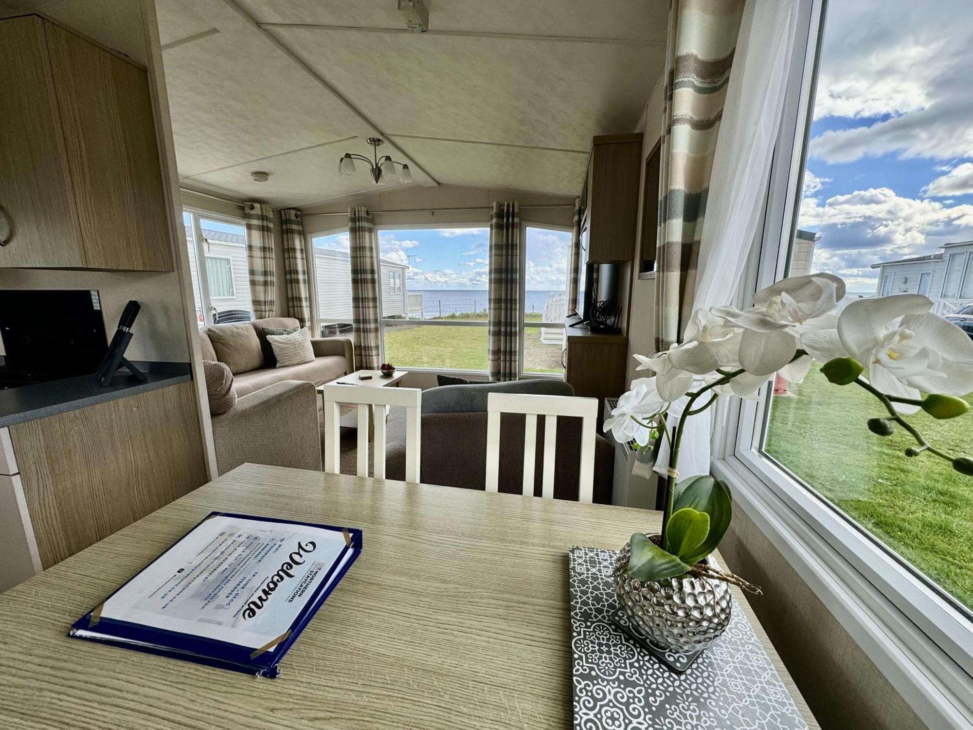 ניוקאסל New Sea View Platinum Caravan With Huge Decking מראה חיצוני תמונה